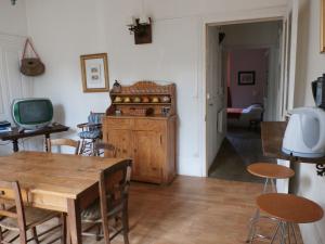 Maisons de vacances cottage in a town house in the centre of Gray : photos des chambres