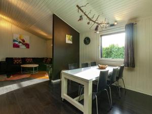 Chalet Vert in Bullange with Jacuzzi