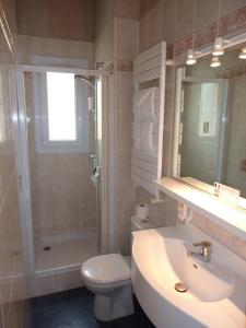 Hotels Hotel La Concorde : photos des chambres