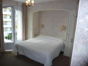 Hotels Hotel La Concorde : photos des chambres