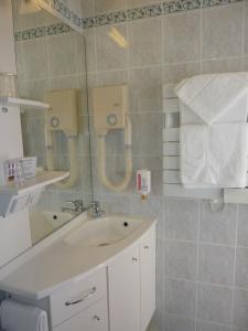Hotels Hotel La Concorde : photos des chambres
