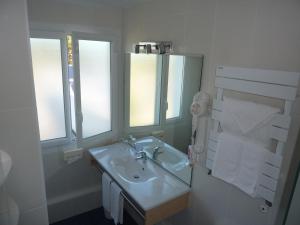 Hotels Hotel La Concorde : photos des chambres