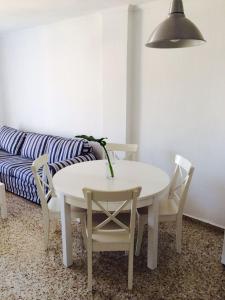 Hola Apartments 14-3