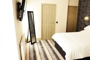 Frankies Wine Bar & Lodge - Disley