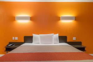 Motel 6-Garland, TX - Northeast Dallas