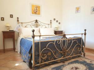 Double Room with Garden View room in B&B All'ombra degli ulivi