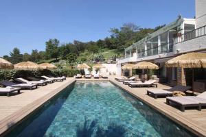 Villa Tricoli B&B avec Piscine