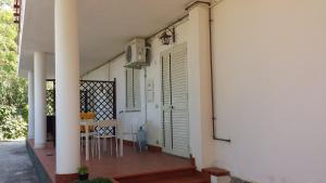 One-Bedroom Apartment with Terrace