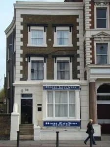 城市安居酒店 - 依尔福