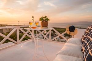 Grand Suite with Outdoor Private Jetted Tub room in Fava Eco Suites