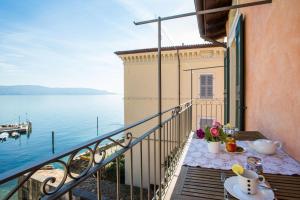 Le Camerine Apartment Water Front