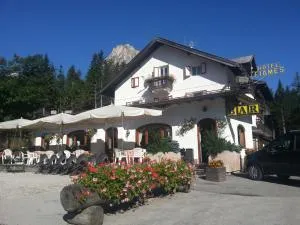 Hotel Fiames - Lorenzago