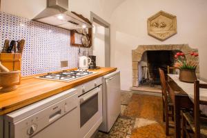 Il Batti apartment water front and private beach