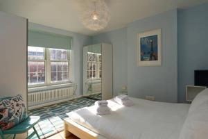 Riverside Cutty Sark 2BD Retreat - Apartments, London