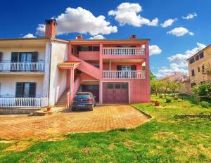 Apartments Franjo 1266 