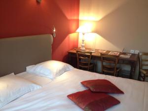 Hotels Logis Auberge du Valburgeois : Chambre Double Standard