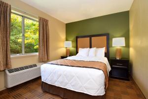 Deluxe Studio with 1 Queen Bed - Non-Smoking room in Extended Stay America Suites - Raleigh - Cary - Regency Parkway South