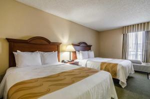 Queen Room with 2 Queen Beds - Non-Smoking room in Quality Inn Harrison