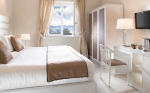 Double Room with Side Sea View room in Europa Grand Hotel
