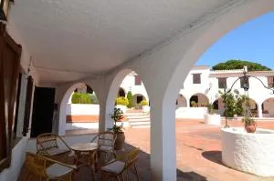 Plaça Dels Pous 3 - Isla Roja