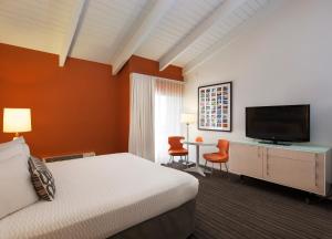 Deluxe King Room room in Inn at Venice Beach