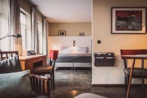 Suite room in Henri Hotel Hamburg Downtown