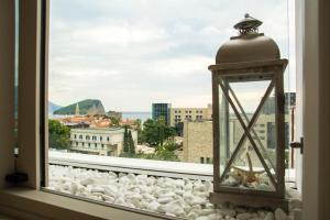 Leona Residences Apartment