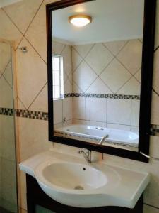 Limonite GuestHouse