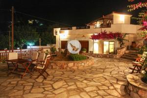 Pleoussa Studio and Apartments Skopelos Greece