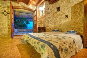 Holiday Getaway Caric