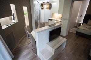 All Seasons Apartments