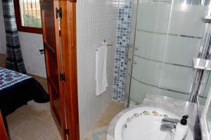 Casas Cuevas El Mirador con piscina y barbacoa