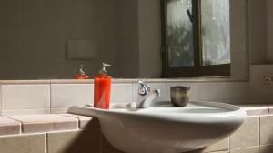 Vegan Inn Airport - Adults Only - LATE CHECK IN