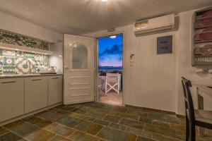 Eiriana Luxury Suites Milos Greece