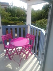 B&B / Chambres d'hotes Chevrefeuille et Eglantine : Studio Duplex