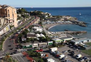 Elegante Monolocale Genova