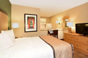 Room #51912713 room in Extended Stay America Suites - Raleigh - North Raleigh - Wake Forest Road