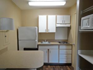 Deluxe Studio with 1 Queen Bed - Non-Smoking room in Extended Stay America Suites - Raleigh - North Raleigh - Wake Forest Road
