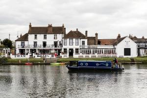 4 star pensione The Swan Hotel Staines Gran Bretagna