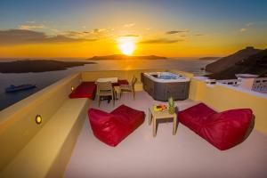 Alma Libre Suites Santorini Greece