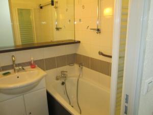 Studio with Sea View (2 people) - Ulysse plage 523 room in Vittoria Immobilier - Lagon