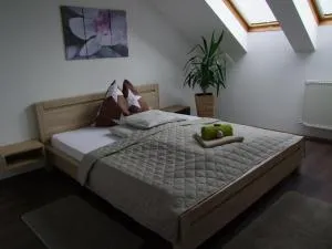 Korzó Apartman - Cák