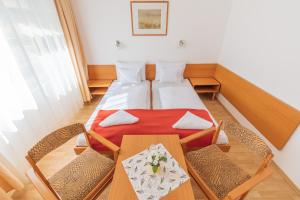 Standard Quadruple Room - Ground Floor room in Hello Balcsi Panzió