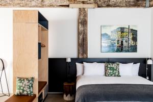 Junior Suite room in Veriu Broadway
