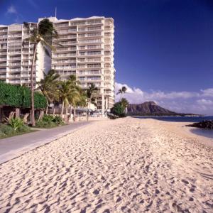 Studio Apartment with Balcony room in Waikiki Shore Beachfront
