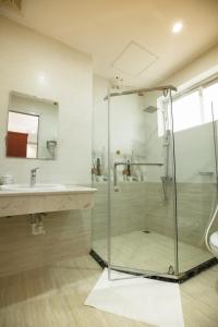 Phòng Gia đình Deluxe Nhìn ra Thành phố (Deluxe Family Room with City View)
