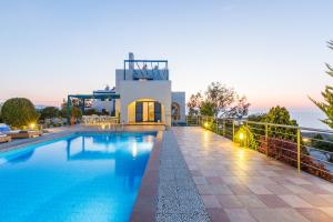 Villa Blanca Collection