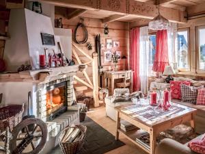 Deluxe Chalet I Mniszkowy Zapiecek - 3 Rooms room in GORSKA OSADA Lovely Chalets Zakopane