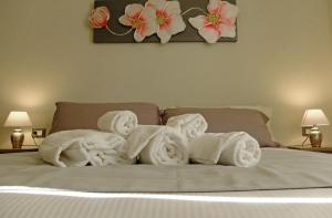 EOS Room and Breakfast img1