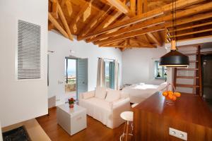 Lithos Guesthouse Messinia Greece